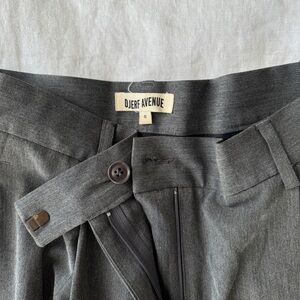 Djerf Avenue Trousers / Pants in Grey